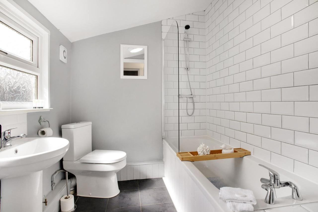 Elegantly 2-Bedroom In Ashington, Sleeps 3 アシントン エクステリア 写真