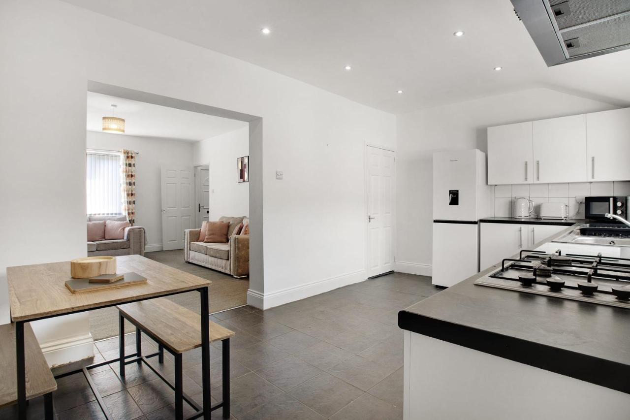 Elegantly 2-Bedroom In Ashington, Sleeps 3 アシントン エクステリア 写真