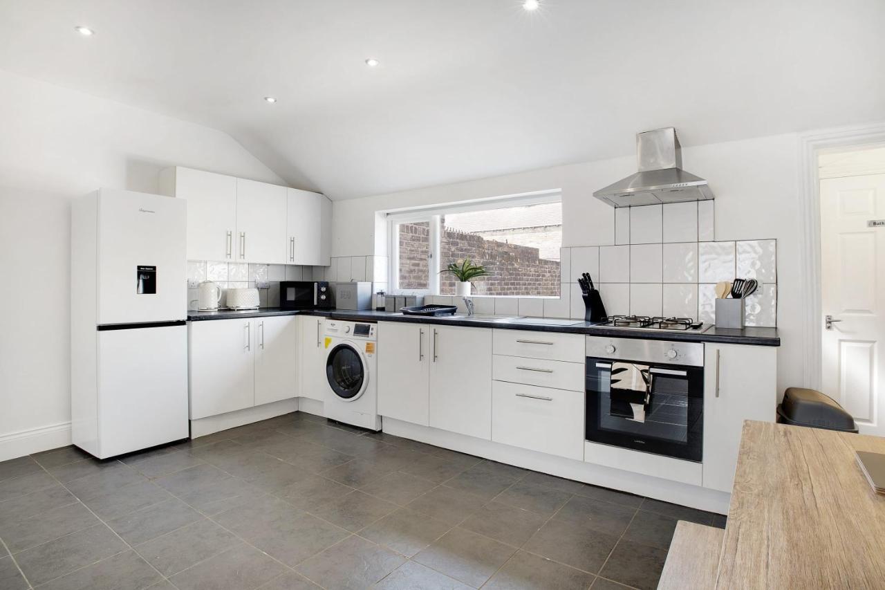 Elegantly 2-Bedroom In Ashington, Sleeps 3 アシントン エクステリア 写真