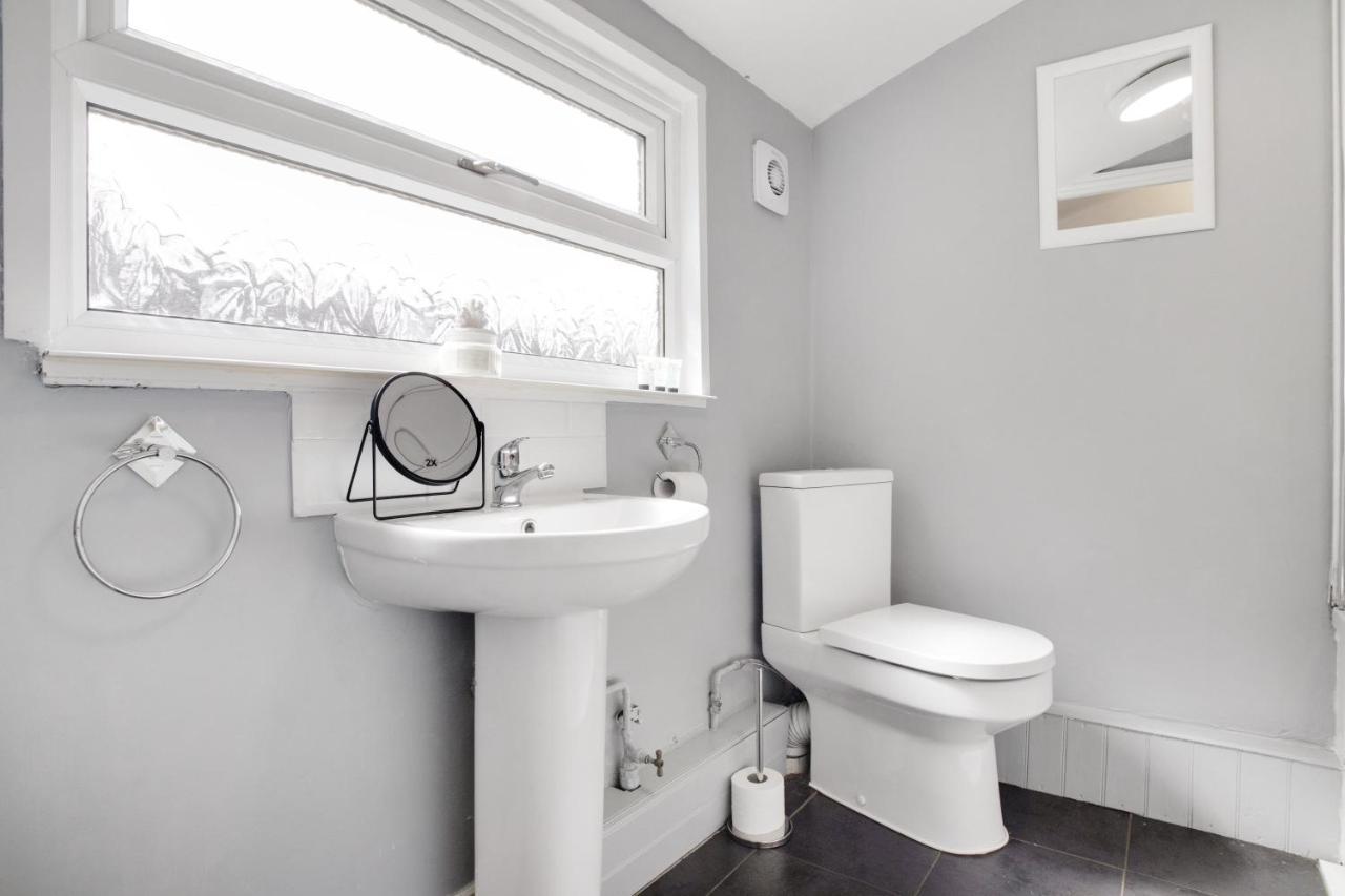 Elegantly 2-Bedroom In Ashington, Sleeps 3 アシントン エクステリア 写真
