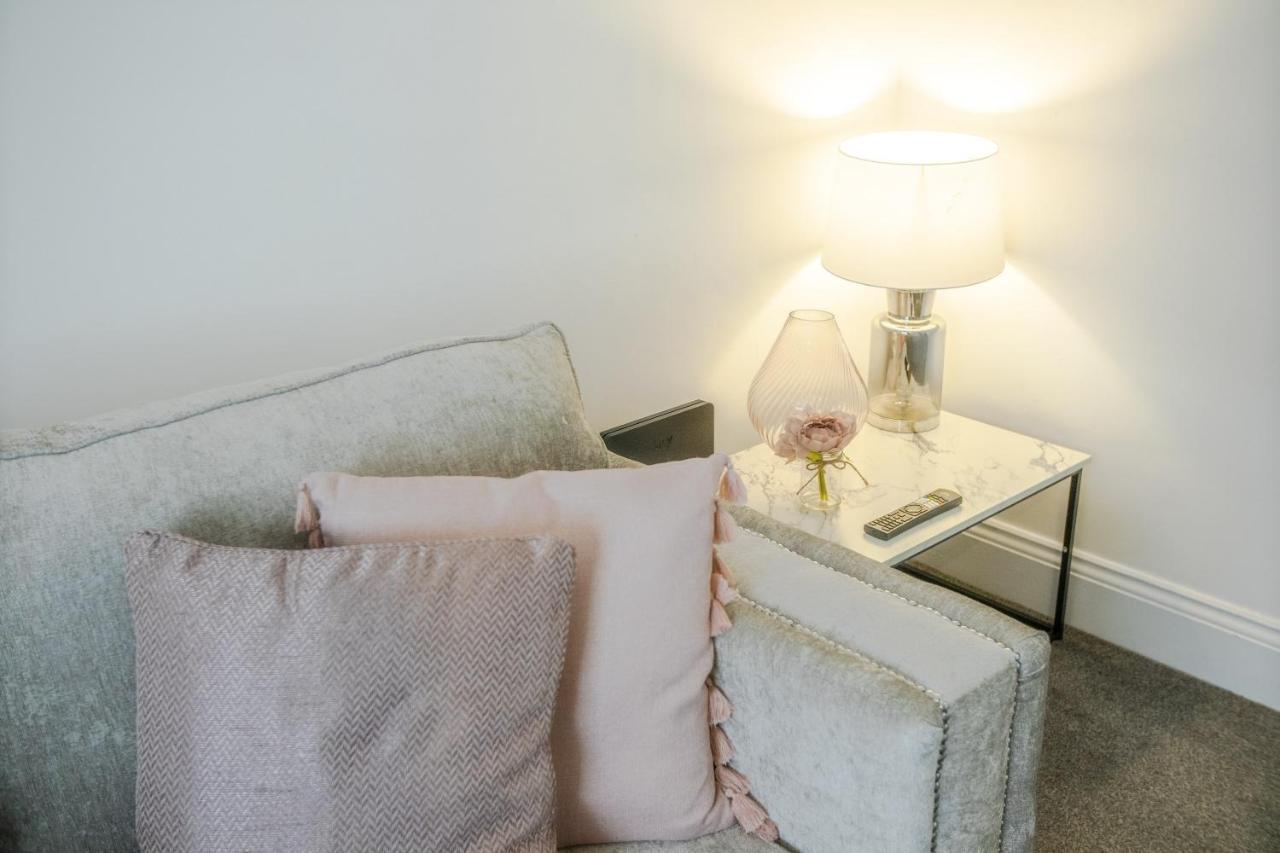 Elegantly 2-Bedroom In Ashington, Sleeps 3 アシントン エクステリア 写真