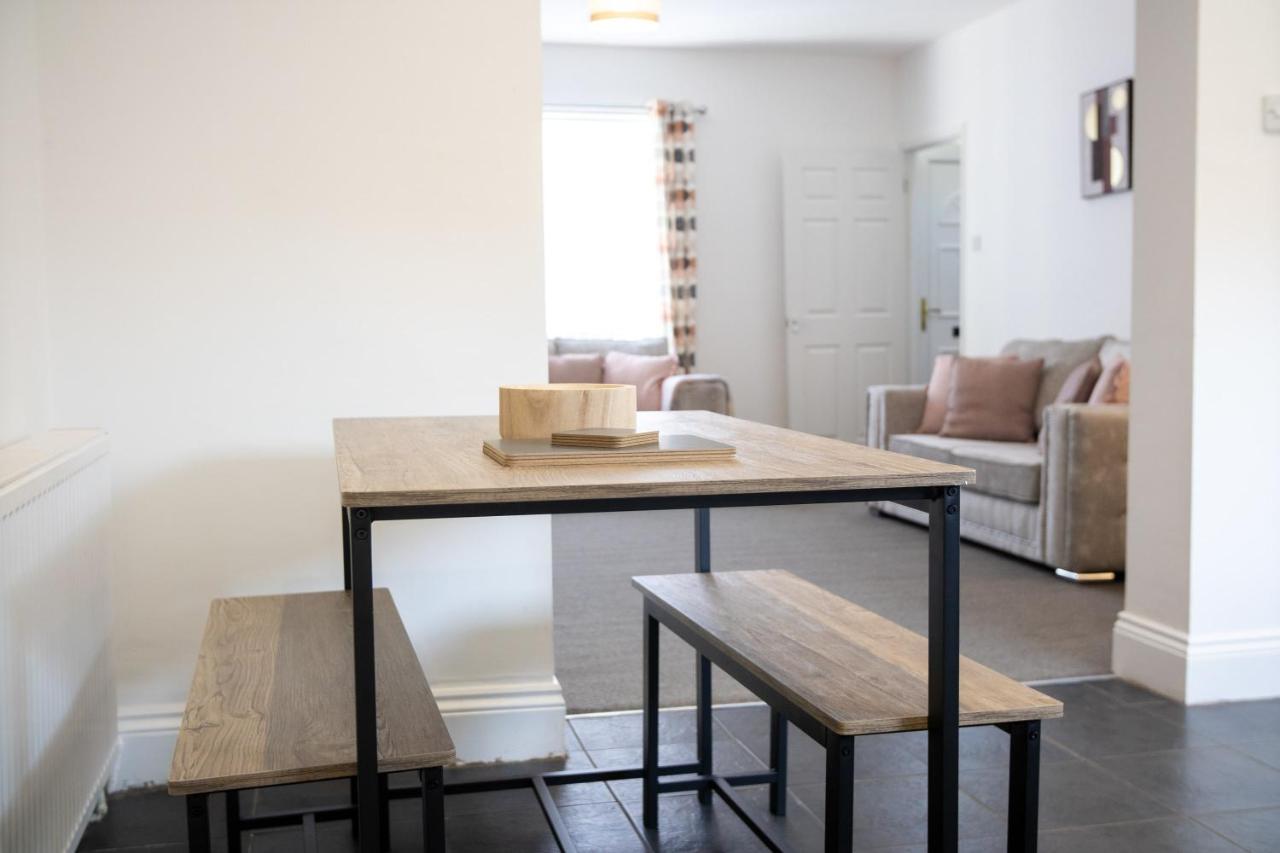 Elegantly 2-Bedroom In Ashington, Sleeps 3 アシントン エクステリア 写真